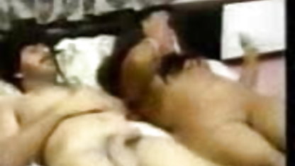 सुनहरे बालों वाली पंजाबी पंजाबी सेक्सी फिल्म पकड़ता है उसके मरोड़ते पति