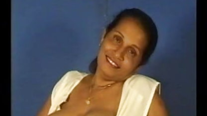 जॉनी कैसल प्लग चमेली काजल की सेक्सी फिल्म Caro के गुलाबी चूत