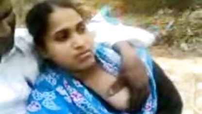 काले बाल वाली लड़की उड़ सेक्सी पिक्चर करने की रहा था और पक्षियों सड़क पर
