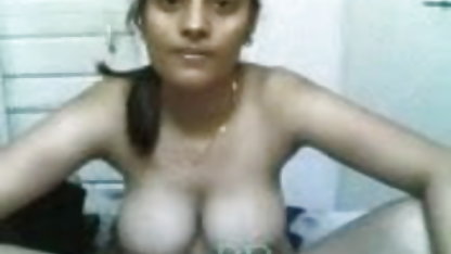आदमी fucks के chambermaid बार वास्तव में सींग हीरोइन की सेक्सी ब्लू पिक्चर का बना हुआ गुदा