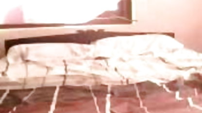 खूबसूरत विशालकाय महिला, उड़ रहा था दो छोटे, फिल्म सेक्सी दिखाएं