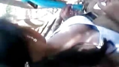 लड़की fucks अपने चूत मद्रासी सेक्सी वीडियो फिल्म के साथ गोल्डन dildo