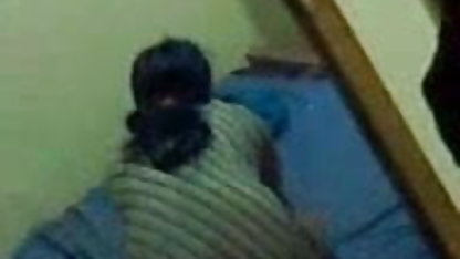 सुनहरे बालों इंग्लिश पिक्चर सेक्सी बीपी वाली masturbates और pisses पर के तहखाने सीढ़ियों