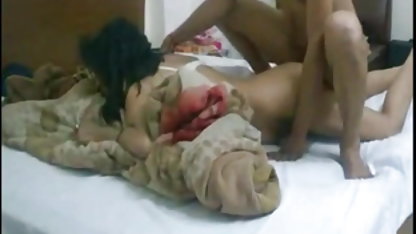 फूहड़ fucks सेक्सी पिक्चर फिल्म फिल्म उसके प्रेमी में के गांड के साथ dildo और खिलौनों से चुदाई
