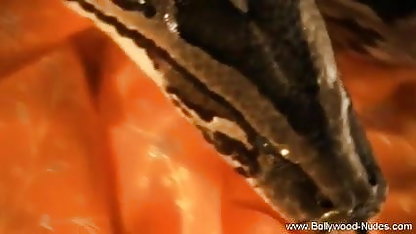 तीव्र सुनहरे बालों वाली masturbates उसके मुंडा योनी ऐश्वर्या राय का सेक्सी फिल्म