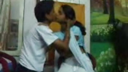 Busty लड़कियां की अनुमति मद्रासी फिल्म सेक्सी खुद करने के लिए हो सकता है पक्षियों आदमी