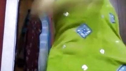 सुनहरे बालों सेक्सी मूवी इंग्लिश वाली बिकनी बेब Gabi गड़बड़ पर Haiwaii