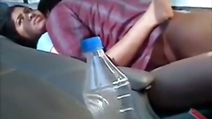 सुंदर एचडी सेक्सी फिल्म किशोरी masturbates में के स्नानघर