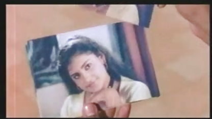 एमेच्योर अगले दरवाजा हो जाता है नीचे पर उसके कोई सेक्सी फिल्म दिखाइए घुटनों और उड़ रहा था