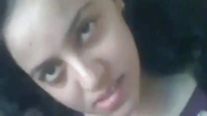 दादी सोलो सेक्स के लिए पैर फैलता है सपना चौधरी की सेक्सी फिल्म