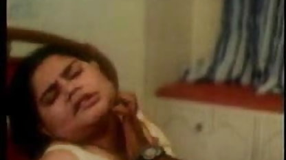 The युवा बिच होती हे हॉर्नी पर फुल बीपी सेक्सी फिल्म उसकी सौतेला भाई ' s कॉक