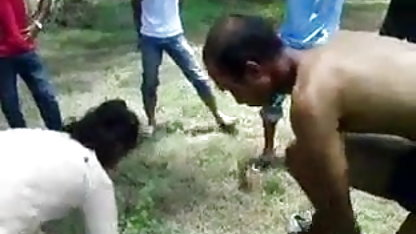 रिले शर्मिला हो जाता है थोड़ा सेक्सी मूवी वीडियो में दिखाएं तंग नन्हा फैला