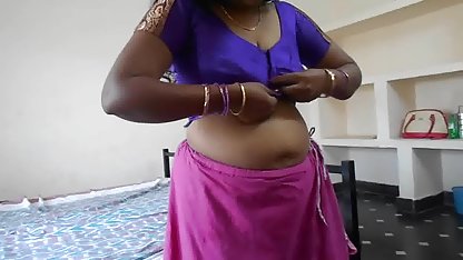 बालों वाली सेक्सी मूवी वीडियो सेक्सी मूवी सोलो बेब रसोई मेज पर masturbates
